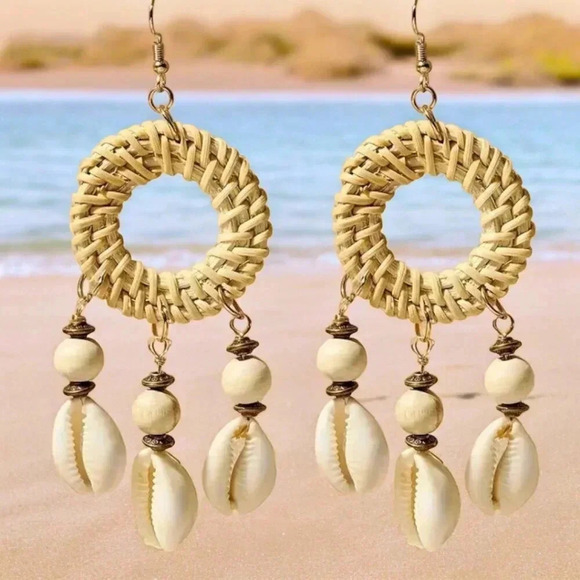 🆕️🌺 Beach Theme Summer Chic Boho Earrings with Seashell Charms 🌊 - Picture 12 of 15